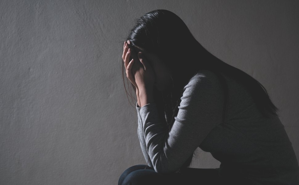 Foto:
                Freepik
              
            
          
        
  

  

  


			Dupla jornada de trabalho, maternidade, oscila&ccedil;&otilde;es hormonais, press&atilde;o social e est&eacute;tica. S&atilde;o diversos os m