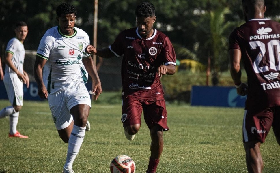 Foto:
                Laila Pecorari / Desportiva
              
            
          
        
  

  

  


			Nem o apoio das arquibancadas nem a vantagem em campo foram suficientes para tirar o z