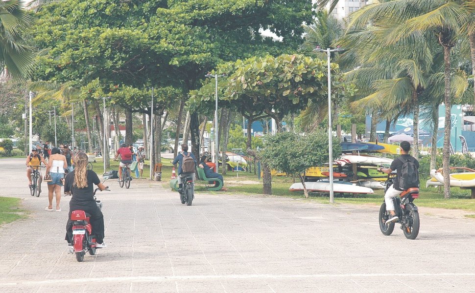Foto:
                acidente - F&aacute;bio Nunes/AT
              
            
          
        
  

  

  


			Com uma proje&ccedil;&atilde;o que ultrapassa mais de nove mil bikes el&eacute;tricas no Esp&iacute;rito Santo, com 