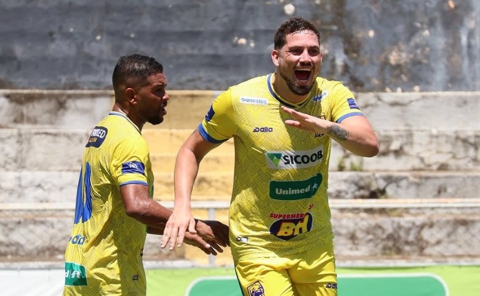 Foto:
                Mateus Moreira/ @mm.fotografiaesportiva
              
            
          
        
  

  

  


			Em meio a um forte calor, com sensa&ccedil;&atilde;o t&eacute;rmica de 40&ordm;,  Vilavelhense e For