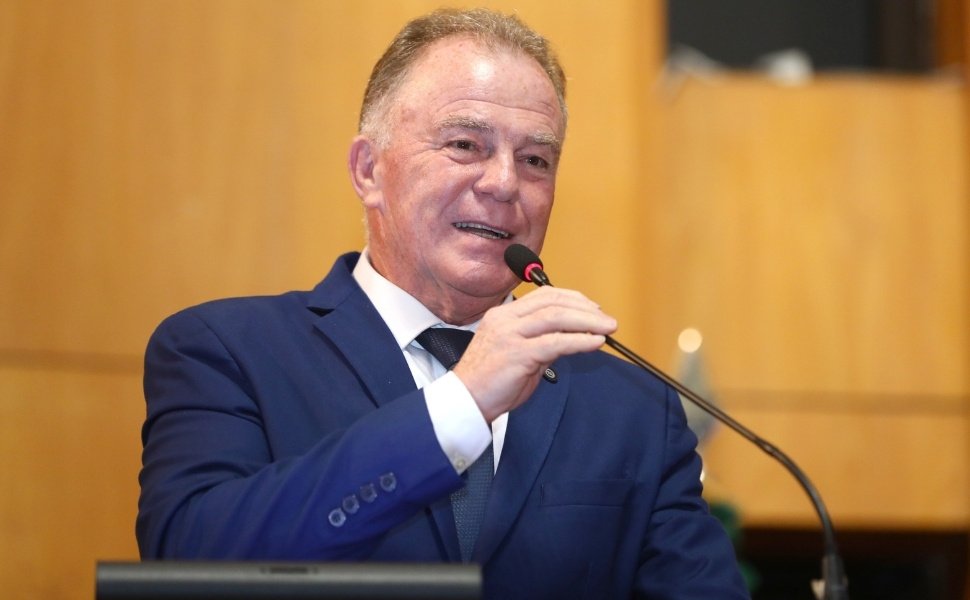 Foto:
                Kamyla Passos
              
            
          
        
  

  

  


			
        O Governador Renato Casagrande discursou na tarde desta segunda-feira (02), durante a sess&atilde;