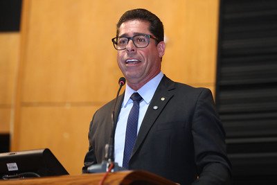 Foto: Lucas S. Costa
O discurso tamb&eacute;m trouxe men&ccedil;&otilde;es diretas ao per&iacute;odo eleitoral e ao futuro do Executivo estadual. Marcelo Santos cumprimentou o governador Renato Casagrande (PSB) e o vice-governad