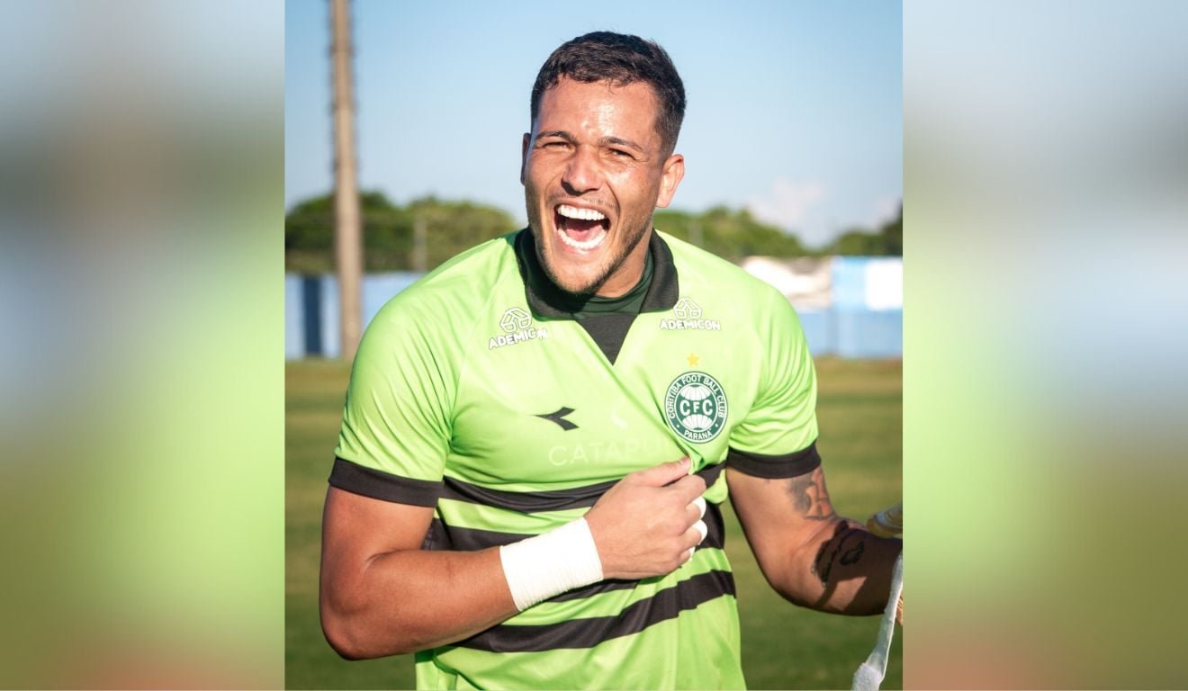 Goleiro Pedro Rangel fez gol de tiro de meta (foto: JP Pacheco/Coritiba)