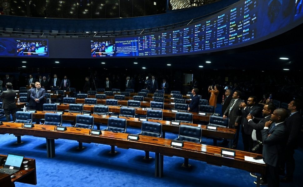 Foto:
                Jefferson Rudy/Ag&ecirc;ncia Senado
              
            
          
        
  

  

  


			O plen&aacute;rio do Senado Federal aprovou nesta ter&ccedil;a-feira (3) a medida provis&oacute;ria (MP) 