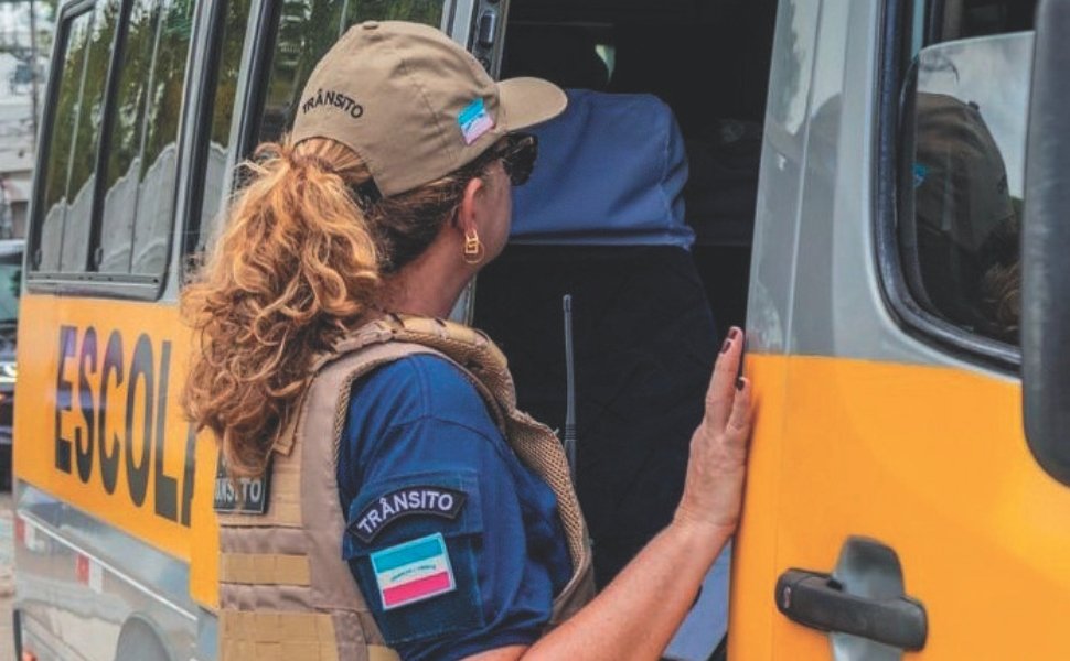 Detran d&aacute; dicas para evitar dor de cabe&ccedil;a na hora de escolher a van escolar