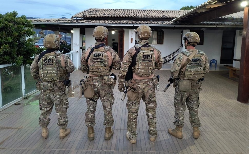 PF faz opera&ccedil;&atilde;o contra tr&aacute;fico de drogas e lavagem de dinheiro em Guarapari