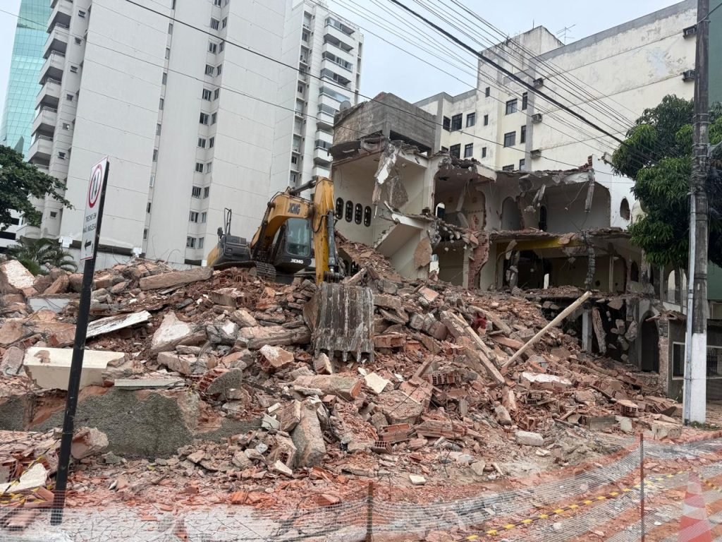 Crea-ES multa empresa de engenharia ap&oacute;s vistoria em obra de demoli&ccedil;&atilde;o em Vila Velha