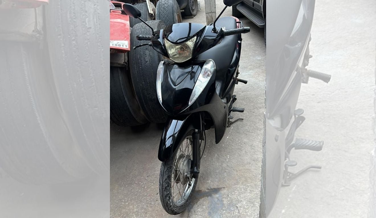 Motoboy &eacute; assaltado ao aguardar para fazer entrega por aplicativo em Vila Velha