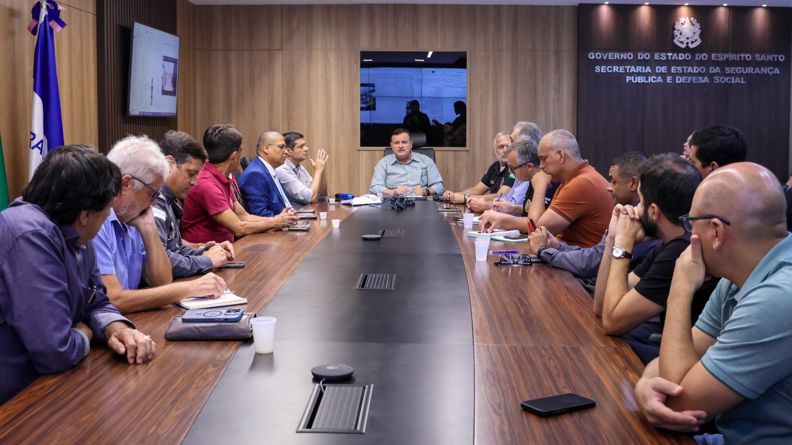 Reuni&atilde;o na Sesp discutiu a&ccedil;&otilde;es de combate &agrave; viol&ecirc;ncia no futebol capixaba (Foto: Henrique Montovanelli/FES)