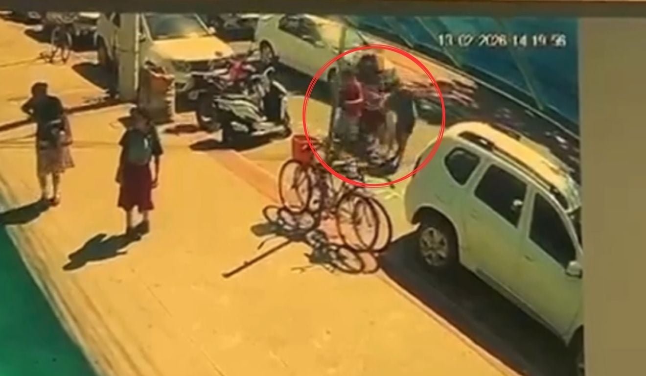 Dupla de moto atropela mulher e foge na Serra; v&iacute;tima vai precisar de cirurgia