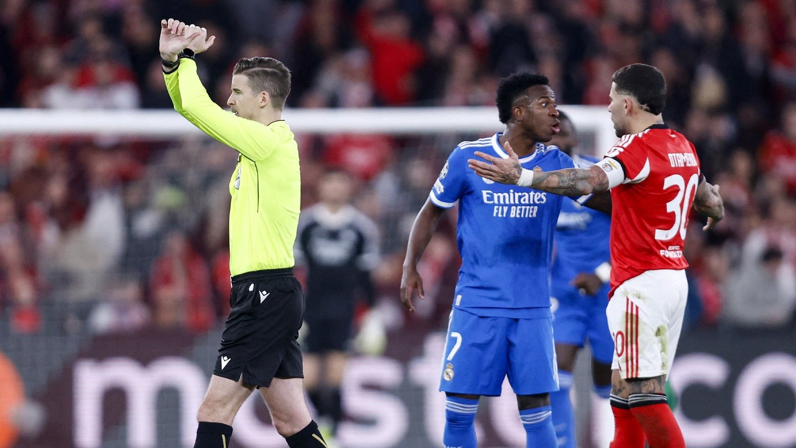Vini Jr. foi alvo de ofensas racistas na vit&oacute;ria do Real Madrid sobre o Benfica (Foto: Reprodu&ccedil;&atilde;o/Instagram @realmadrid)
