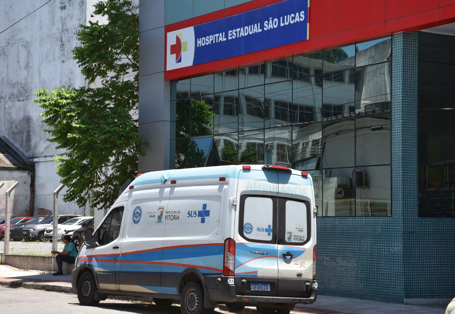 Jovem &eacute; espancado em frente &agrave; Rodovi&aacute;ria de Vit&oacute;ria