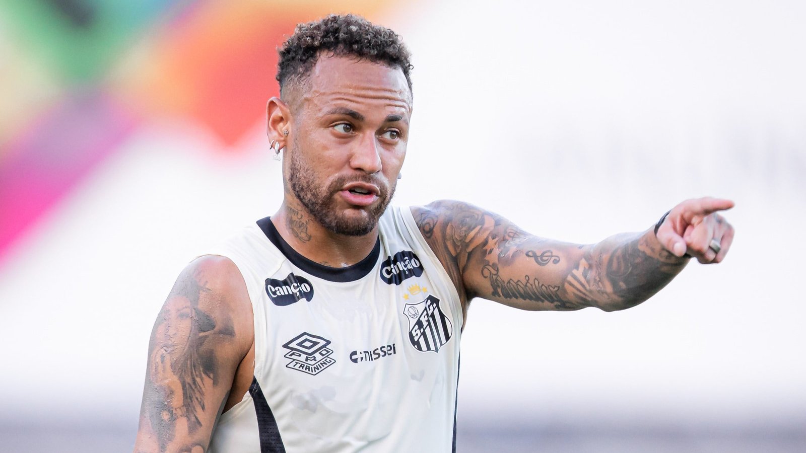 Neymar em treino do Santos no CT Rei Pel&eacute; (Foto: Raul Baretta/Santos FC)