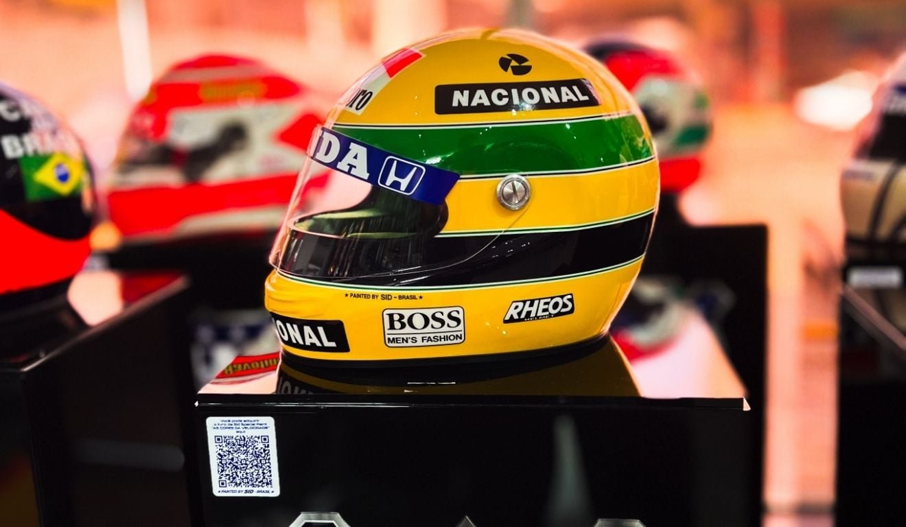 Capacetes de &iacute;dolos do automobilismo pintados por Alan Mosca estar&atilde;o em exposi&ccedil;&atilde;o em Vit&oacute;ria