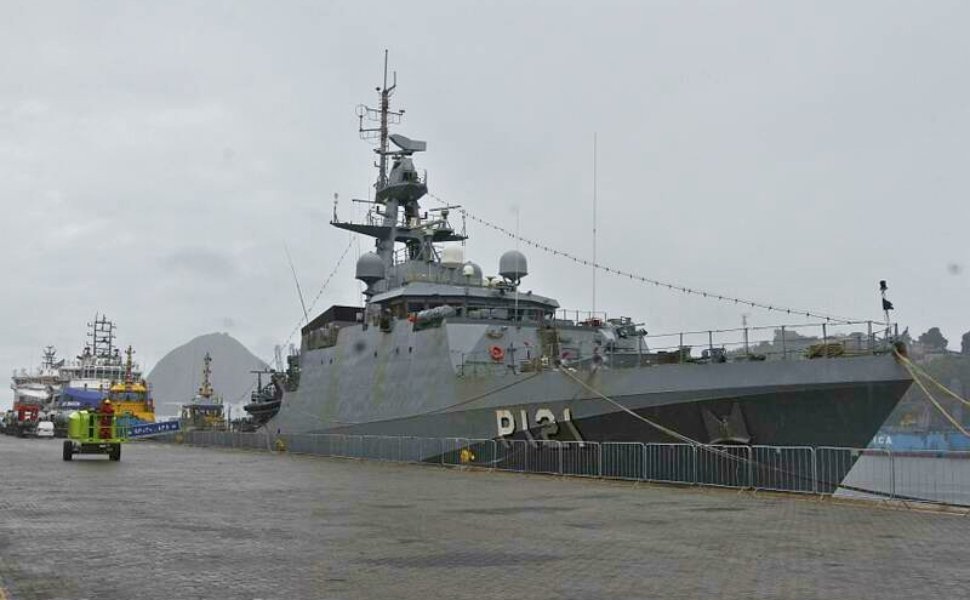 Foto:
                F&aacute;bio Nunes/AT
              
            
          
        
  

  

  


			
        A Marinha do Brasil abre ao p&uacute;blico amanh&atilde; a visita&ccedil;&atilde;o gratuita ao Navio-Patrulha Oce&acirc;nico