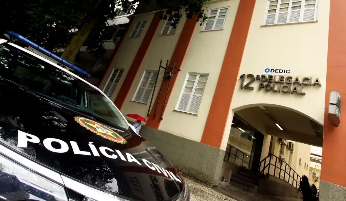 Jovens indiciados por estupro coletivo no Rio est&atilde;o foragidos