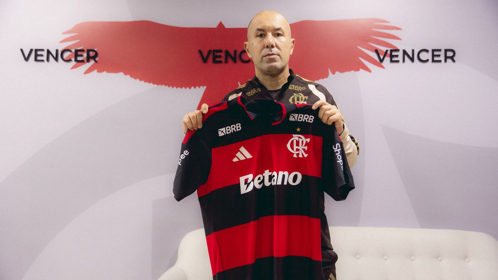 Flamengo anuncia Leonardo Jardim; saiba quando ser&aacute; a estreia do novo treinador