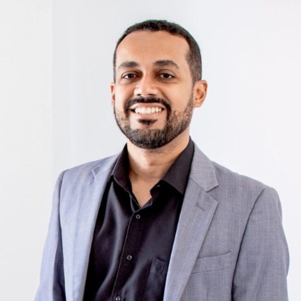 Nutricionista Ricardo Freire
Para Ricardo, a alta nos valores n&atilde;o torna imposs&iacute;vel comer bem, mas exige organiza&ccedil;&atilde;o. Pesquisa de pre&ccedil;os, compras em per&iacute;odos promocionais e escolha de alimentos da esta