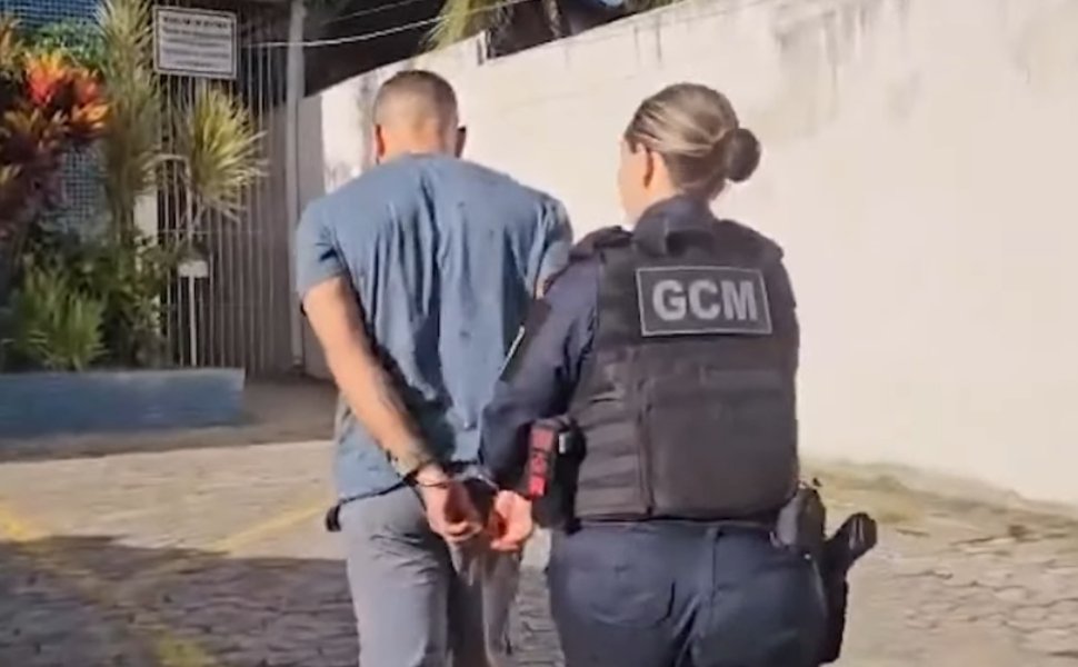 Foto:
                Reprodu&ccedil;&atilde;o/TV Tribuna/Band
              
            
          
        
  

  

  


			
        Um homem, que n&atilde;o teve a identidade divulgada, foi preso ap&oacute;s descumprir uma m