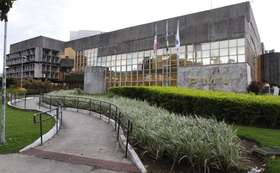 Foto:
                Divulga&ccedil;&atilde;o
              
            
          
        
  

  

  


			Para quem deseja conquistar uma vaga no servi&ccedil;o p&uacute;blico, &eacute; importante ficar atento aos concursos p&uacute;blic