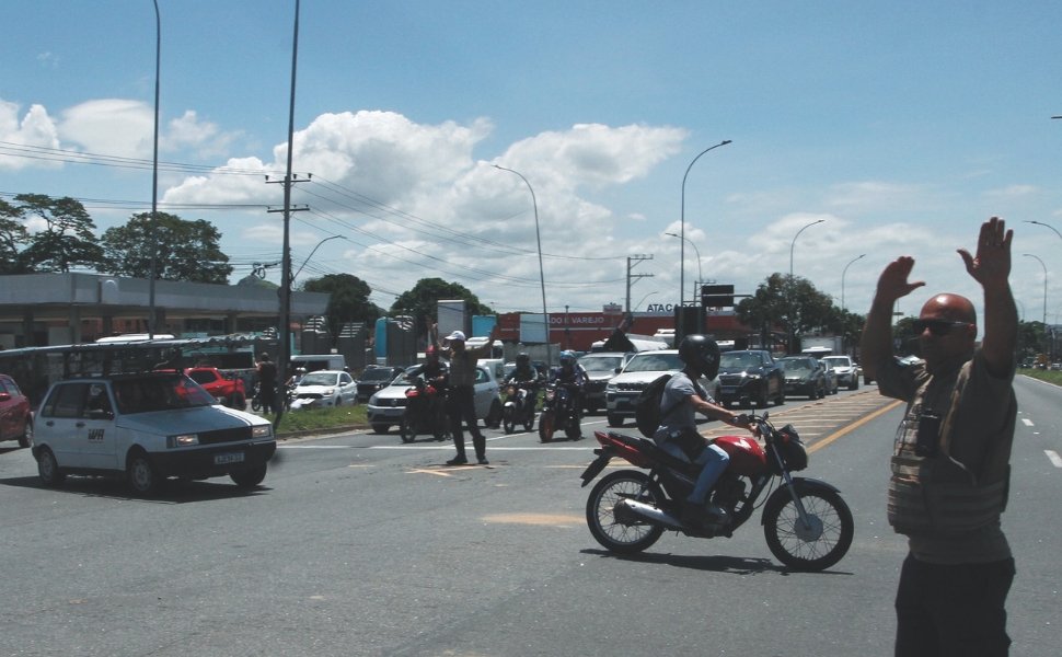 Foto:
                F&aacute;bio Nunes/at
              
            
          
        
  

  

  


			A seguran&ccedil;a vi&aacute;ria faz parte dos planos que a Prefeitura da Serra tem para a avenida Mestre &Aacute;lvaro,