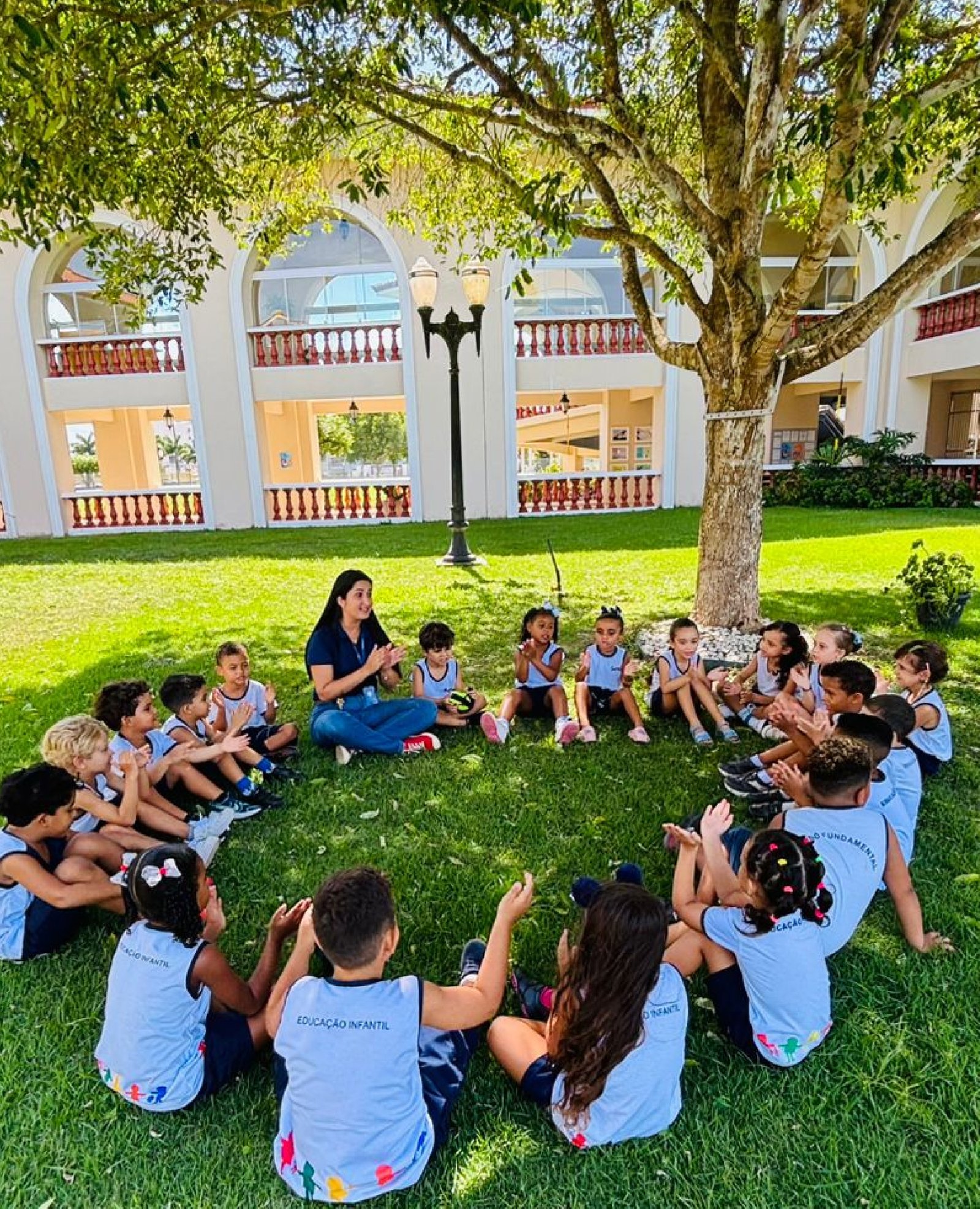 A proposta pedag&oacute;gica da institui&ccedil;&atilde;o valoriza a escuta ativa, o brincar e o aprender de forma leve e significativa. Turma do Rede Sesc de Educa&ccedil;&atilde;o, unidade S&atilde;o Mateus/ES (Ascom/Divulga&ccedil;&atilde;o)
Amplia&ccedil;&atilde;o d