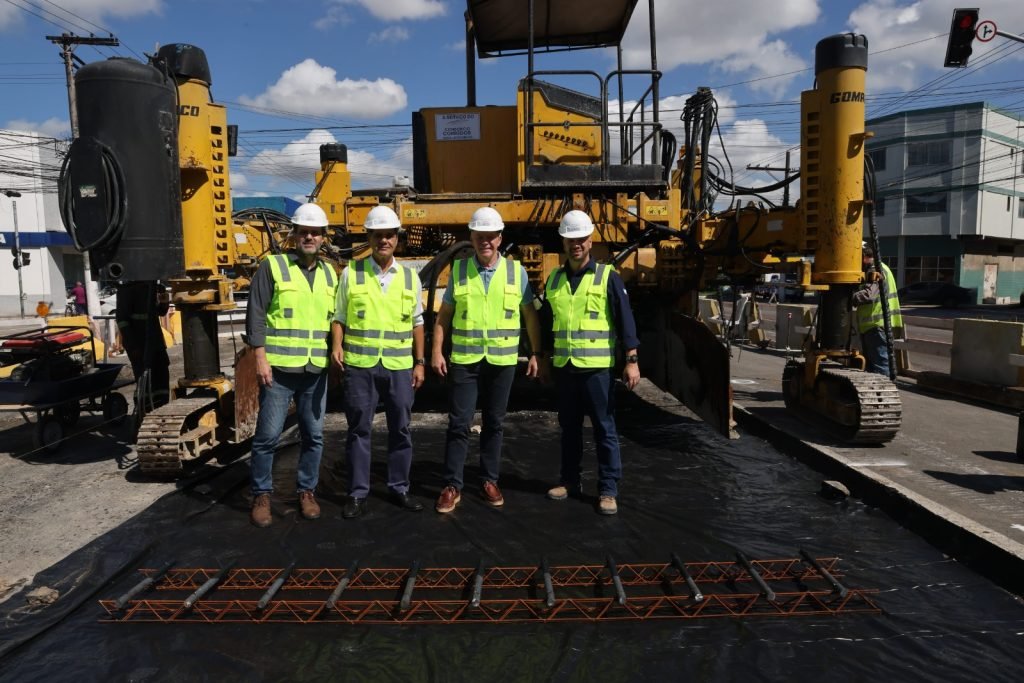 Expresso GV avan&ccedil;a na Avenida Carlos Lindenberg