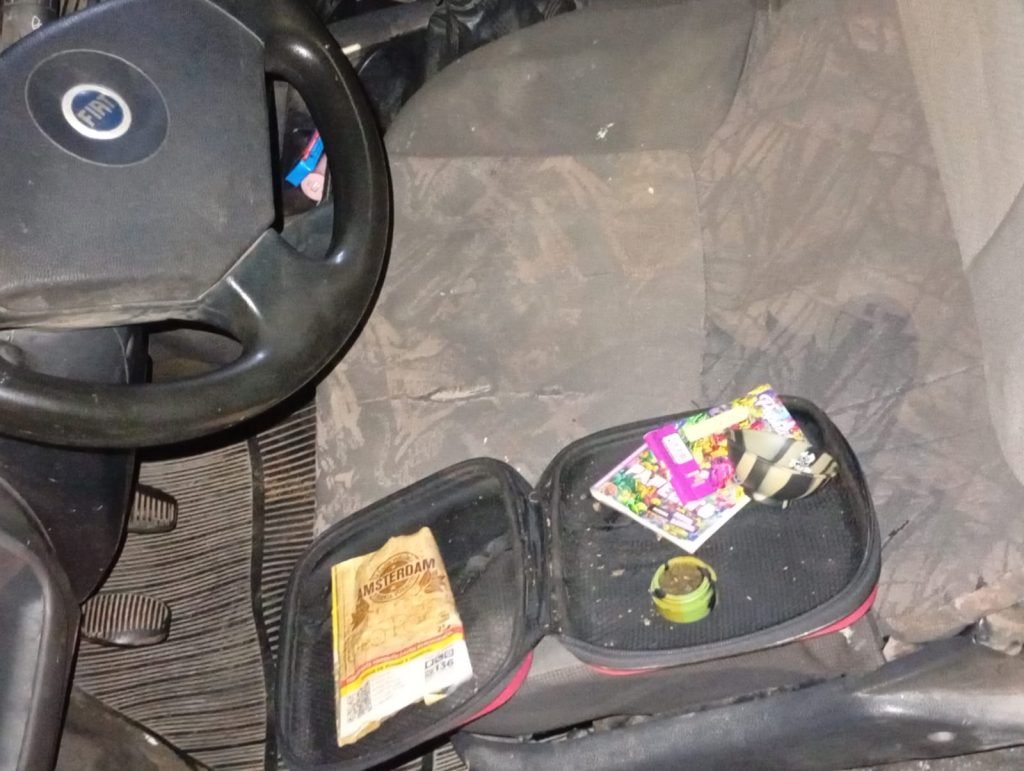 Motorista &eacute; detido ap&oacute;s fugir de blitz e admitir consumo de &aacute;lcool e maconha em Vit&oacute;ria