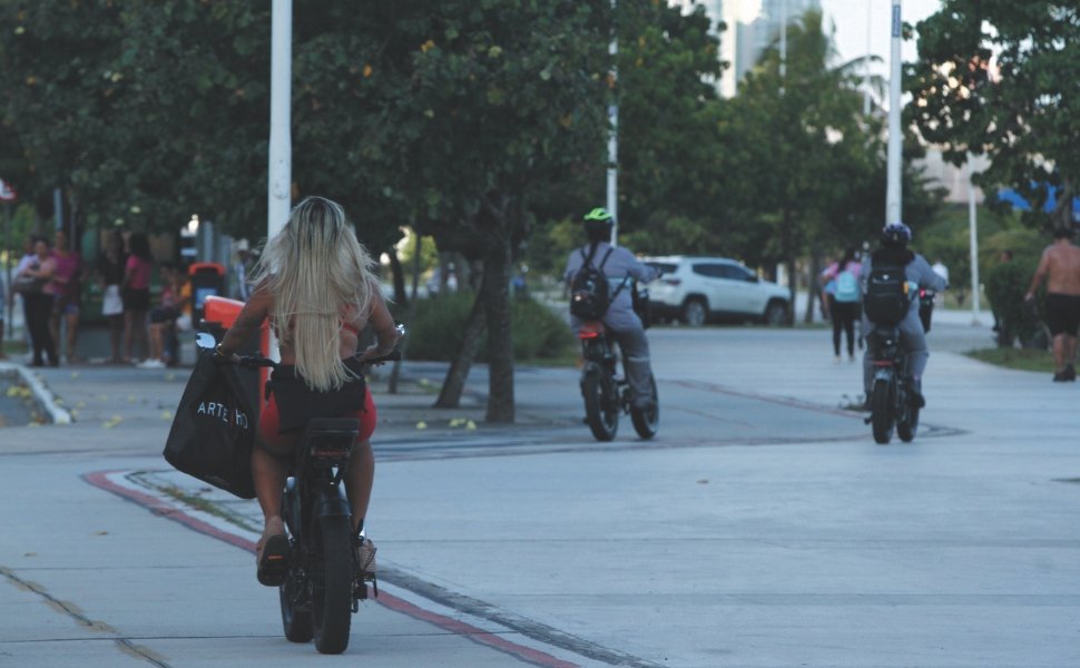 Foto:
                F&aacute;bio Nunes/at
              
            
          
        
  

  

  


			
        Cada vez mais populares pelas cidades, as bicicletas el&eacute;tricas t&ecirc;m se envolvido em mais ac
