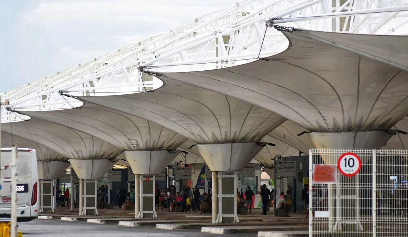 Homem &eacute; esfaqueado dentro de &ocirc;nibus no Terminal de Itaparica em Vila Velha