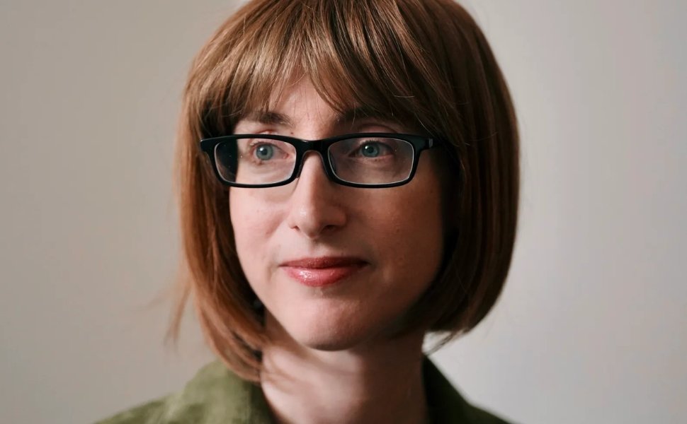 "Querida Debbie": de conselheira de esposas a justiceira