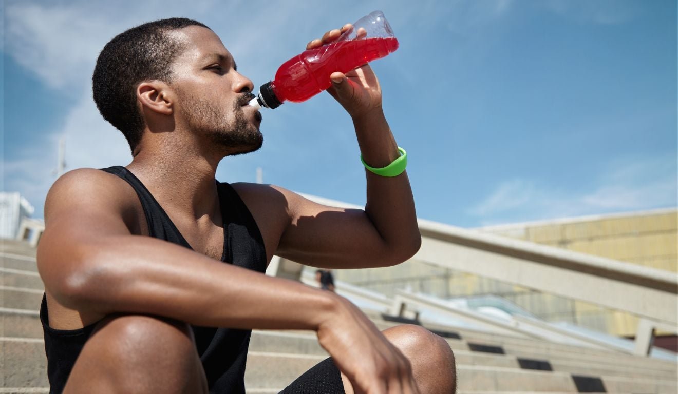 &Aacute;gua ou isot&ocirc;nico ap&oacute;s exerc&iacute;cio no calor? Entenda a rela&ccedil;&atilde;o com o cora&ccedil;&atilde;o