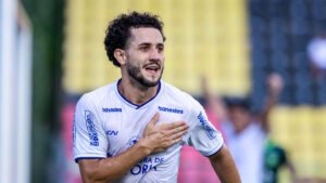 Vit&oacute;ria e Serra vencem na ida das semifinais do Capixab&atilde;o