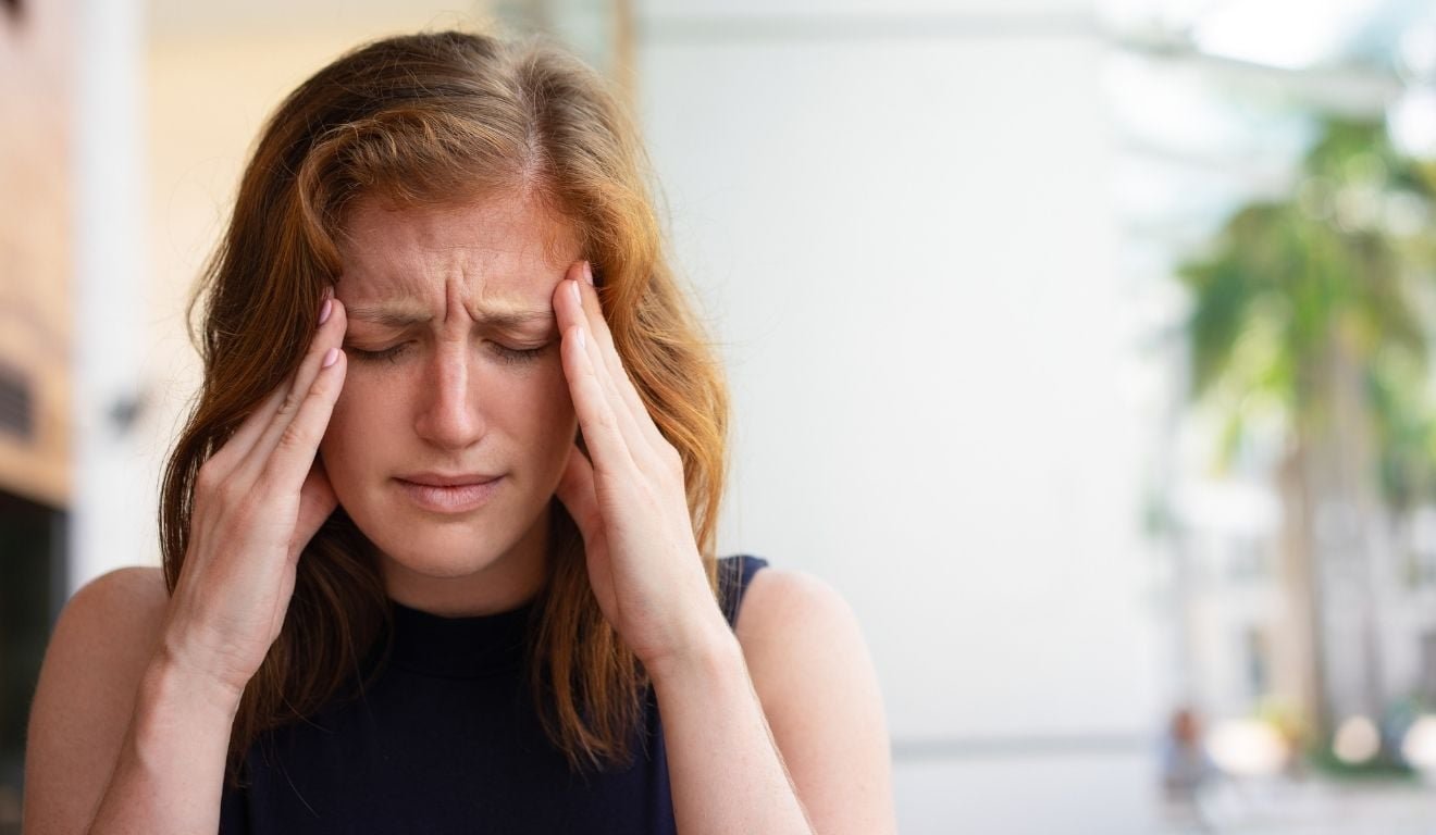 Dor de cabe&ccedil;a frequente? Veja causas comuns e o que fazer