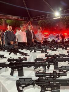 PM do ES recebe mais de mil fuzis israelenses e 39 viaturas semiblindadas