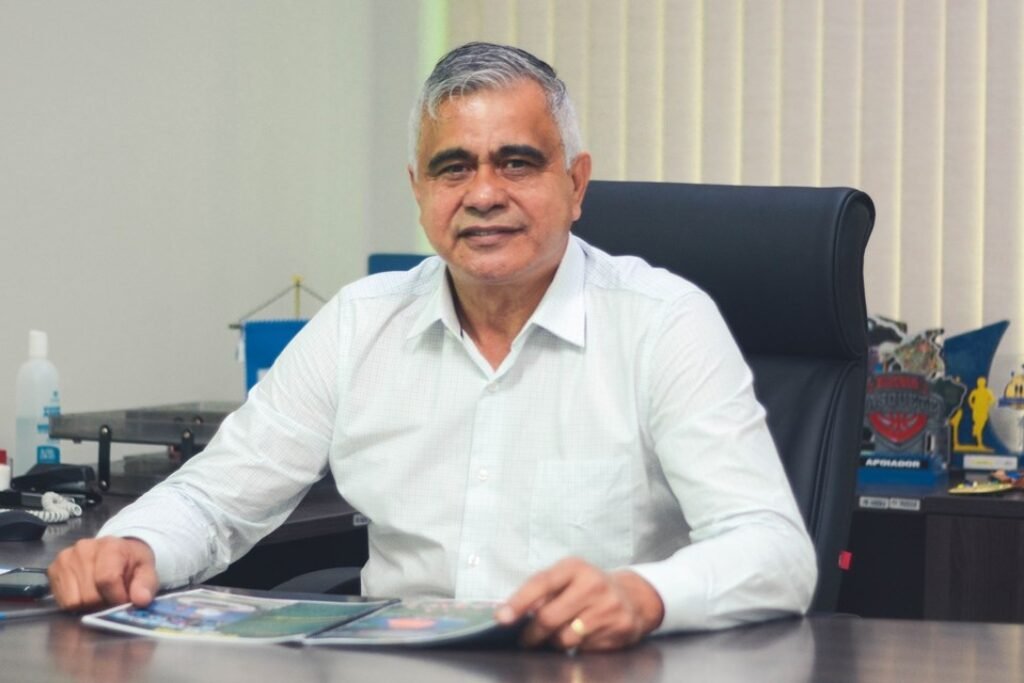 Sem di&aacute;logo com Ricardo, PT decide entregar cargos no Governo do Estado