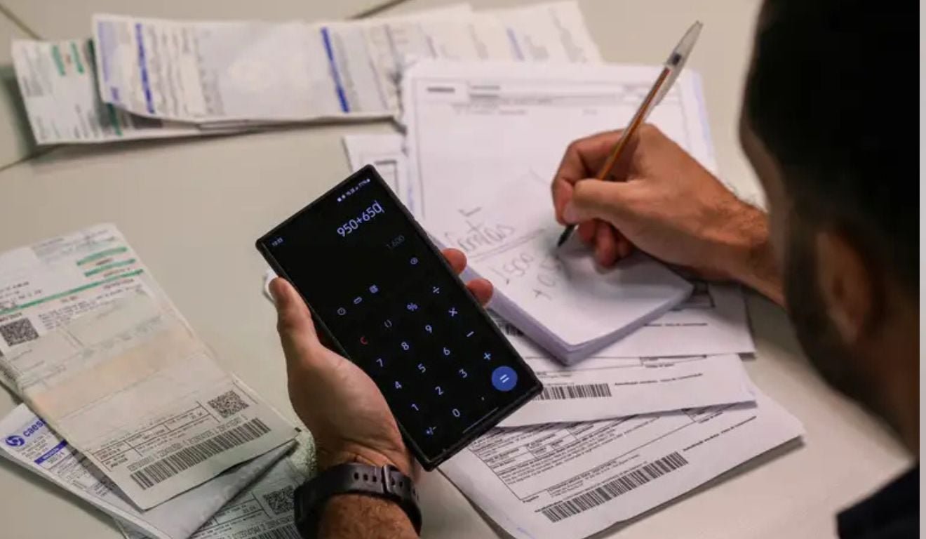 Entre aquelas com renda superior a 10 sal&aacute;rios m&iacute;nimos, aproximadamente 5,9 mil capixabas deixaram a condi&ccedil;&atilde;o de inadimpl&ecirc;ncia. Foto: Jo&eacute;dson Alves/Ag&ecirc;ncia Brasil.