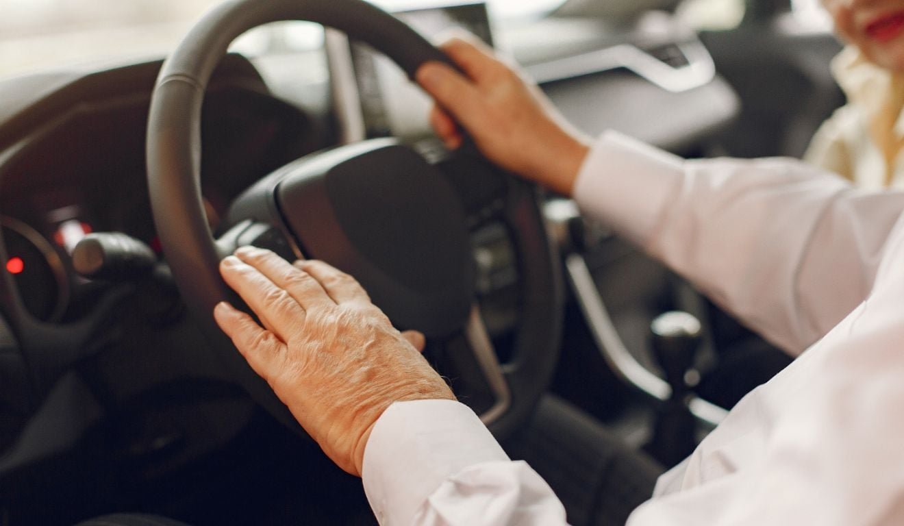 Essas doen&ccedil;as podem impedir motoristas idosos de renovarem a CNH; saiba quais