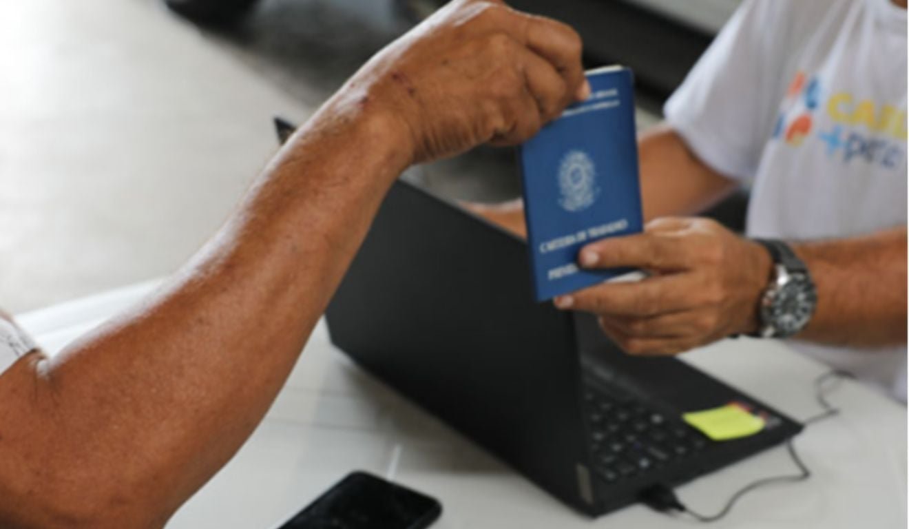 Cariacica abre mais de mil vagas de emprego com sal&aacute;rios de at&eacute; R$ 8,6 mil