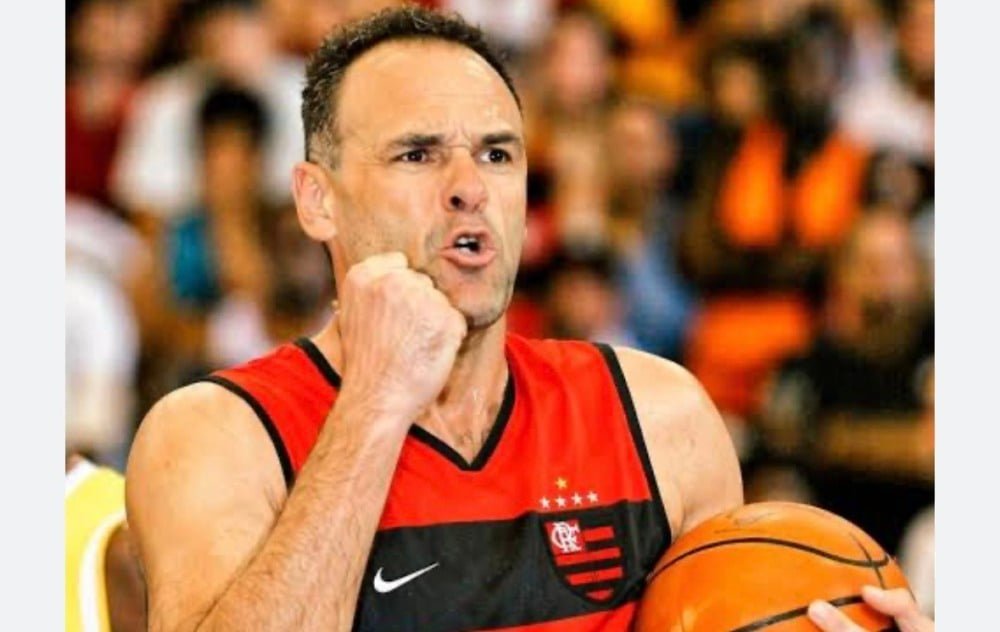 Flamengo eterniza camisa 14 do basquete em tributo a Oscar Schmidt