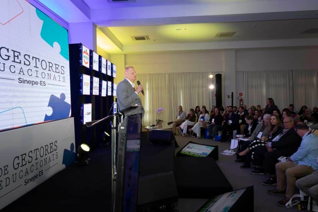 L&iacute;deres da educa&ccedil;&atilde;o debatem inova&ccedil;&atilde;o em Pedra Azul