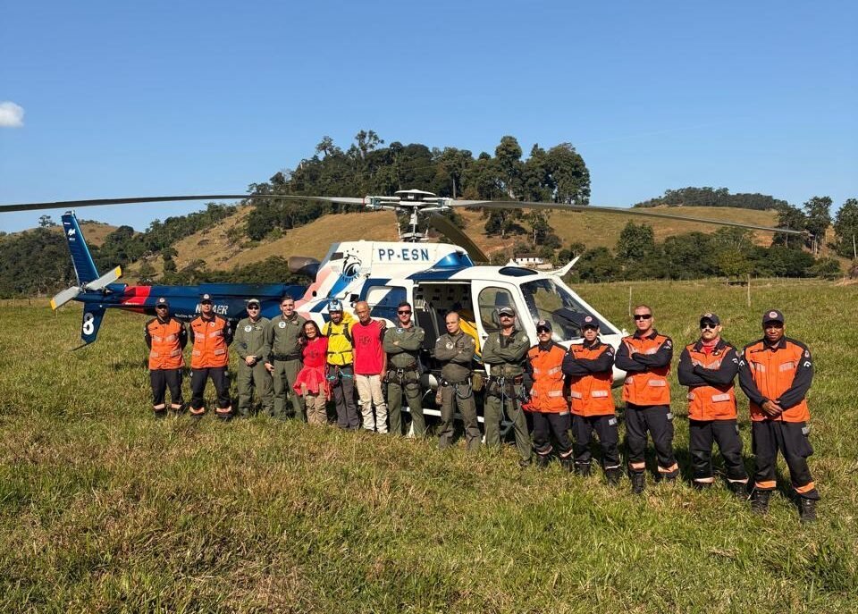 Escaladores passam a noite em pedra e s&atilde;o resgatados no ES