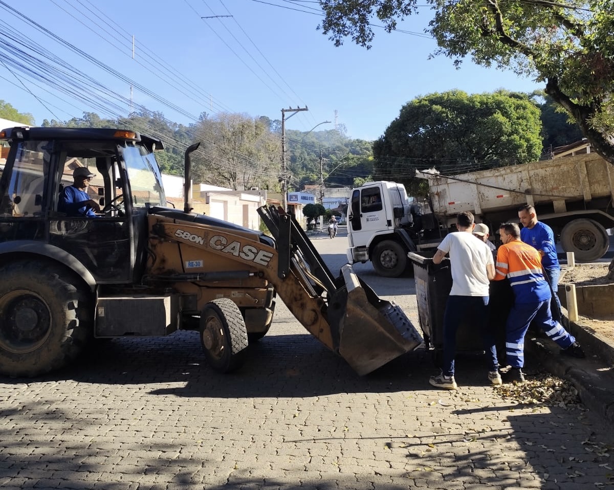 Paralisa&ccedil;&atilde;o nacional: Prefeitura de Cariacica continua com coleta de lixo nas ruas