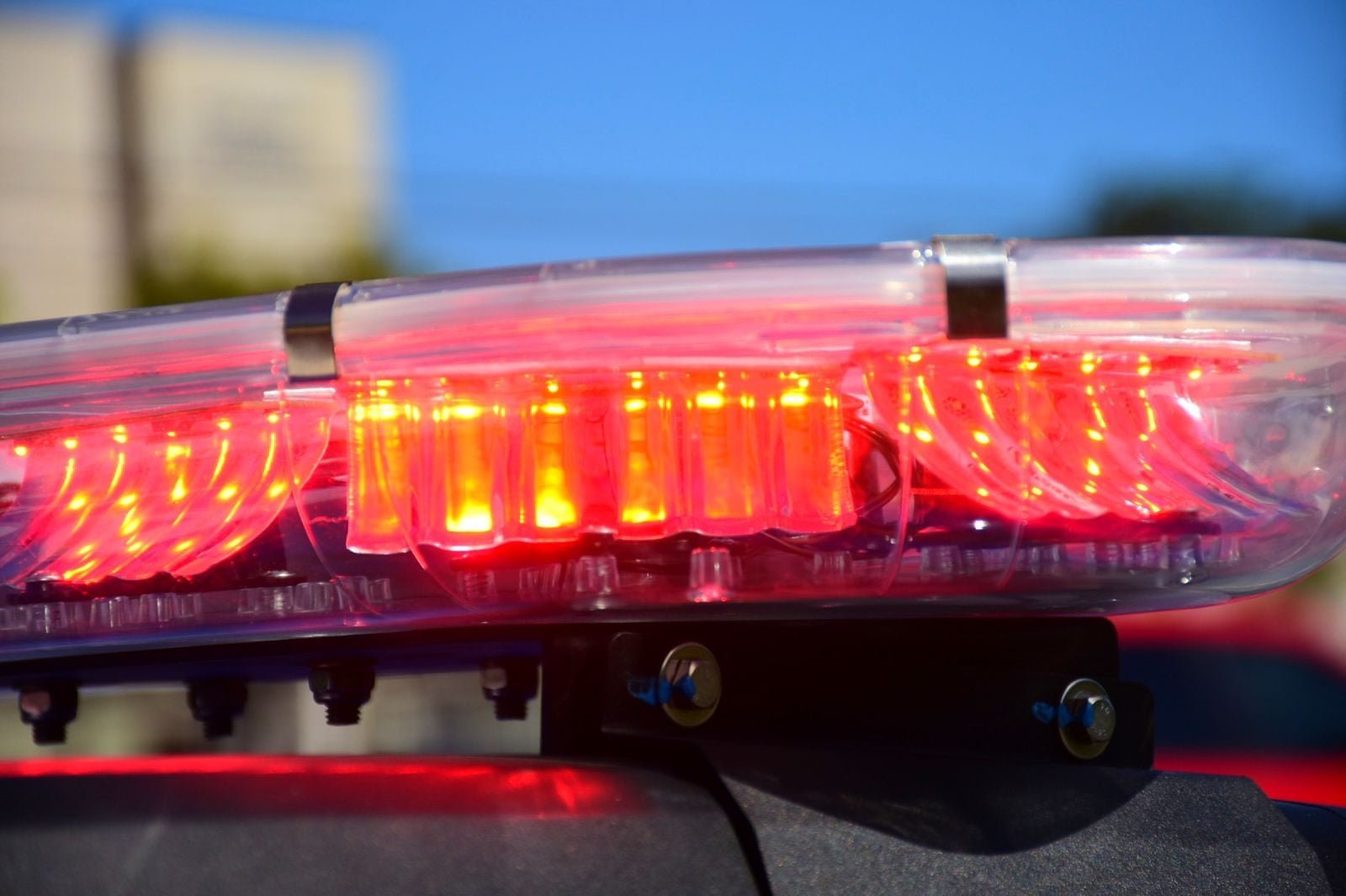 M&atilde;e &eacute; suspeita de queimar as m&atilde;os do filho com colher quente como castigo