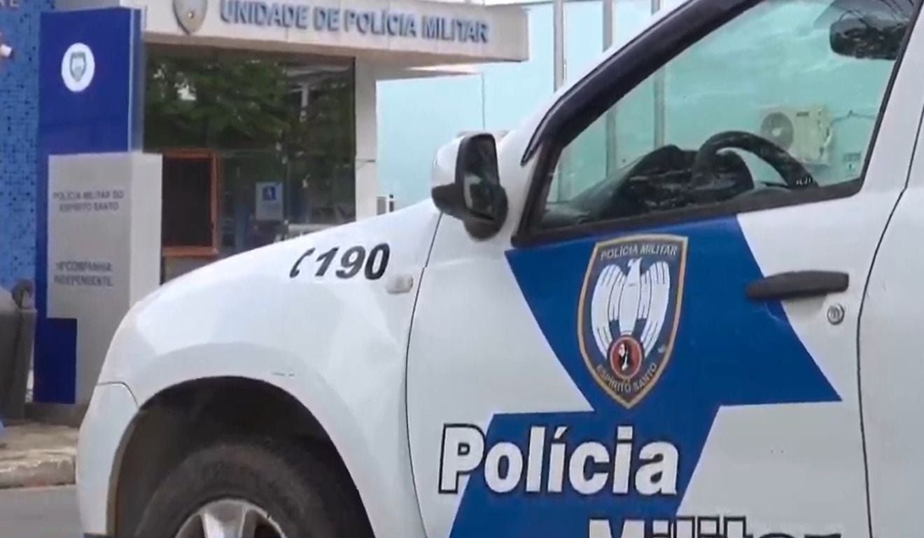 Sargento da PM &eacute; baleado durante confronto com criminosos em condom&iacute;nio de Cariacica