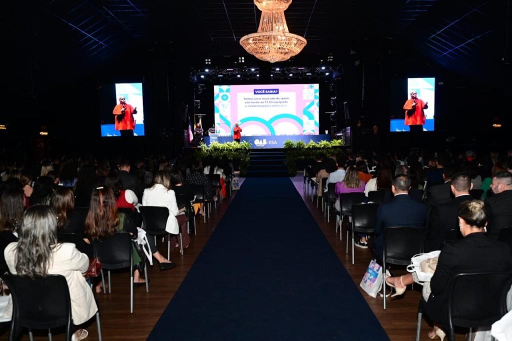 Vit&oacute;ria recebe ministros do STF e do TST em congresso que debate os desafios da Justi&ccedil;a brasileira
