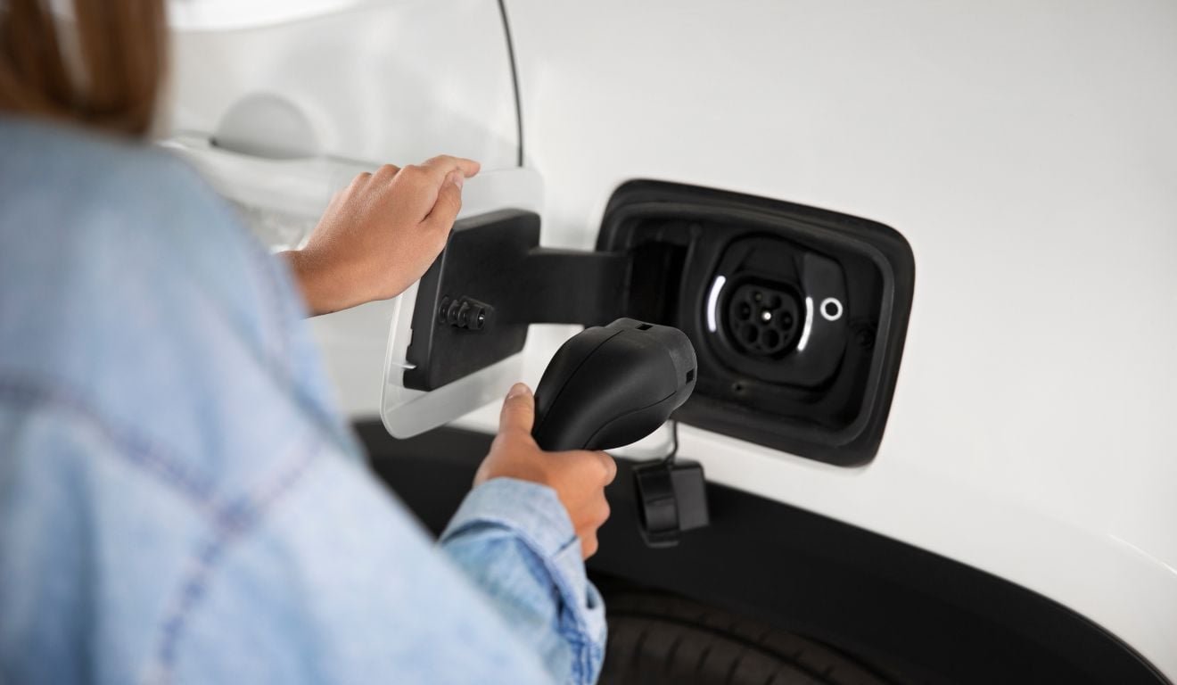 Eletropostos: quanto custa carregar um carro el&eacute;trico no ES? Veja os valores e os pontos de recarga