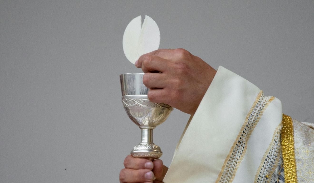 &ldquo;Ato de profana&ccedil;&atilde;o&rdquo;: Igreja cat&oacute;lica &eacute; invadida e h&oacute;stias s&atilde;o furtadas no ES