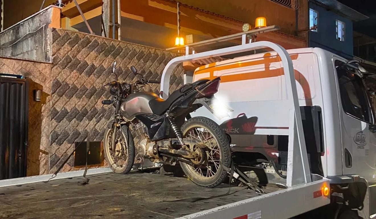 Motociclista foge de blitz, quase atropela pedestres e &eacute; preso em Cachoeiro