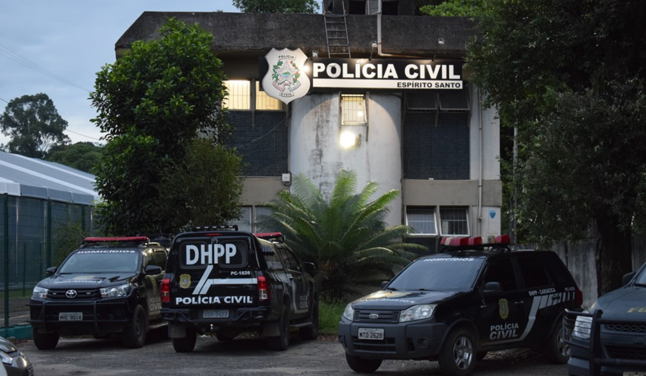 Homem &eacute; morto a facadas dentro de casa em Cariacica
